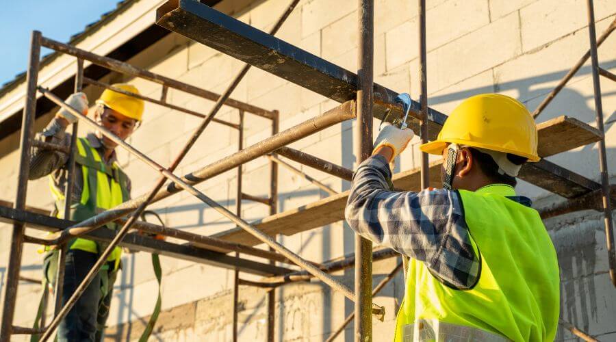 Expert Emergency Roof Repairs services in Vassar, MI